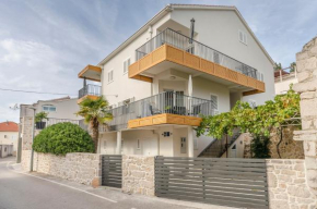 Apartments Tribunj Mali mago